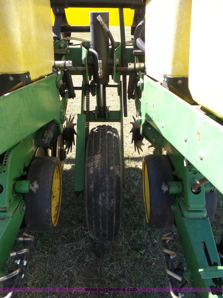 image for item J6130 John Deere 7200 planter