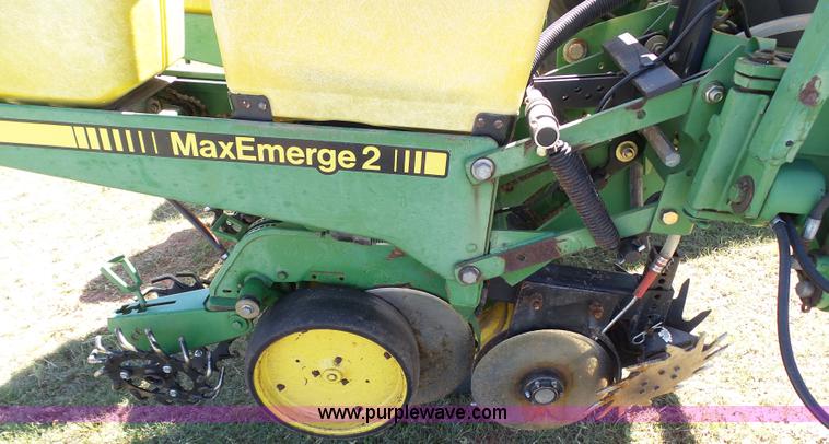 image for item J6130 John Deere 7200 planter