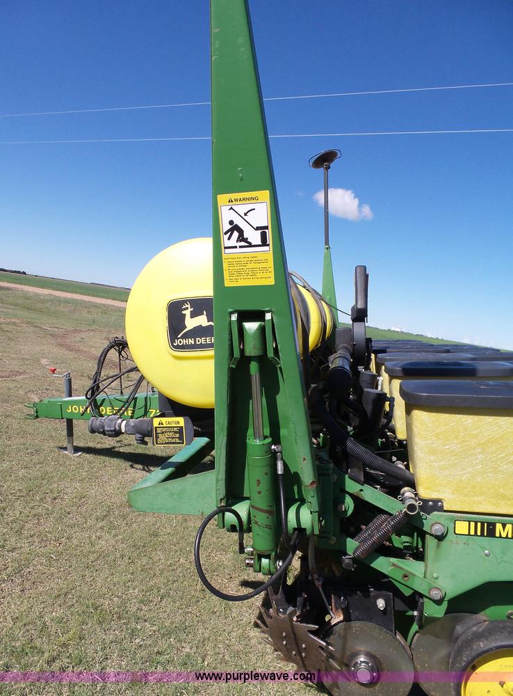 image for item J6130 John Deere 7200 planter