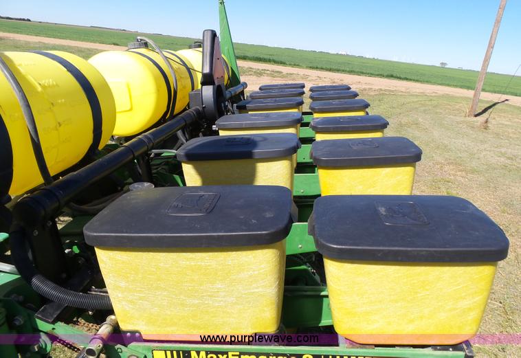 image for item J6130 John Deere 7200 planter