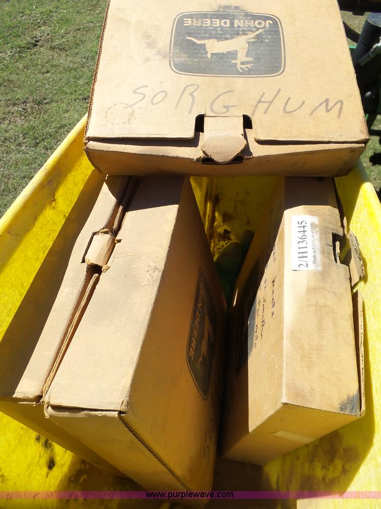 image for item J6130 John Deere 7200 planter