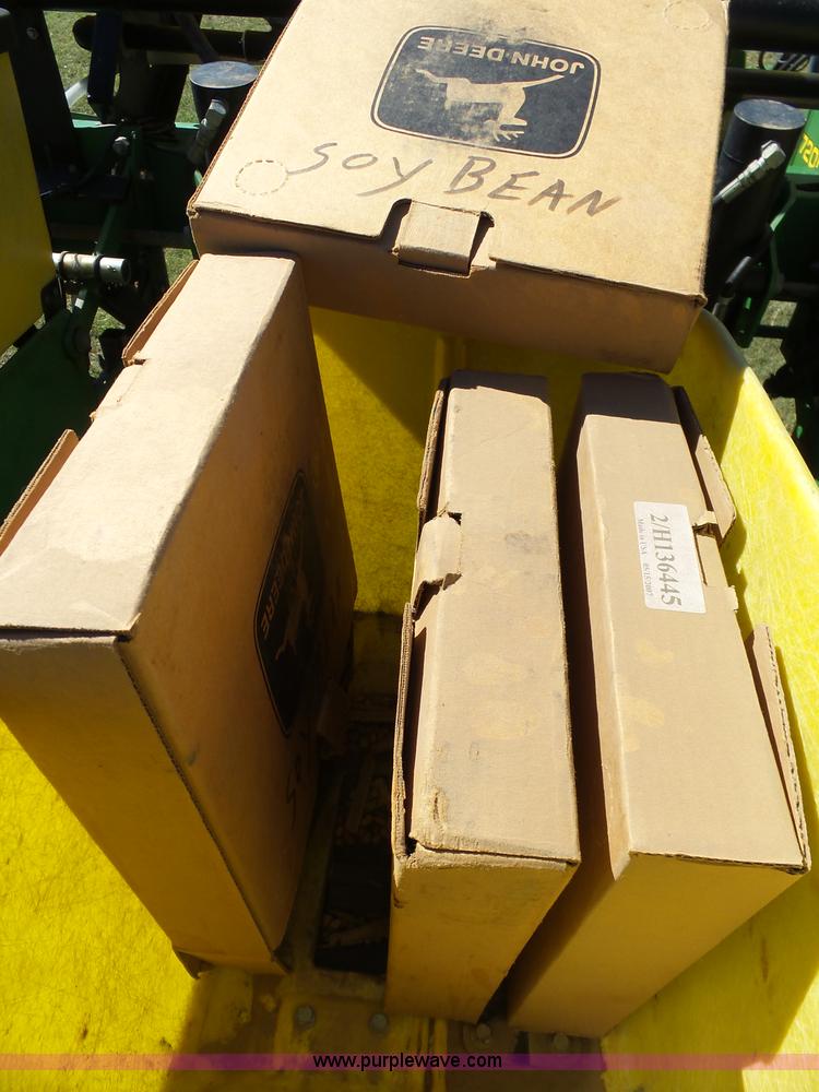image for item J6130 John Deere 7200 planter