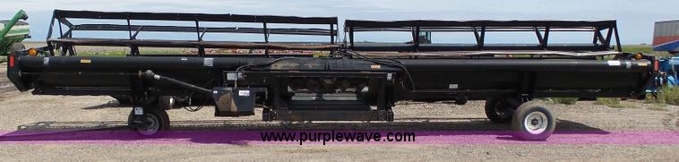 image for item J6141 1997 MacDon 960 head