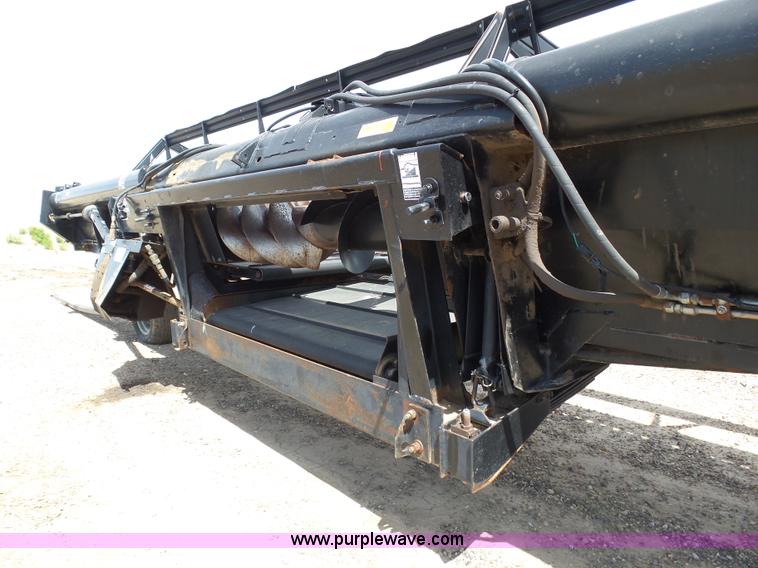 image for item J6141 1997 MacDon 960 head