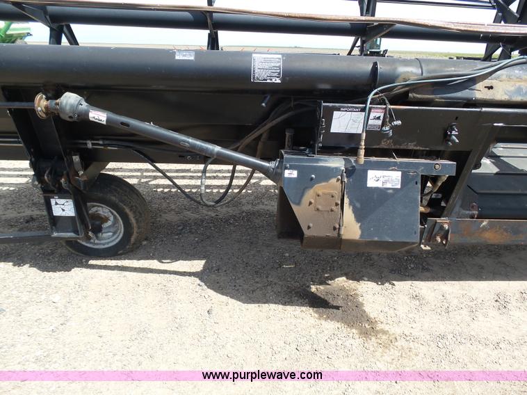 image for item J6141 1997 MacDon 960 head