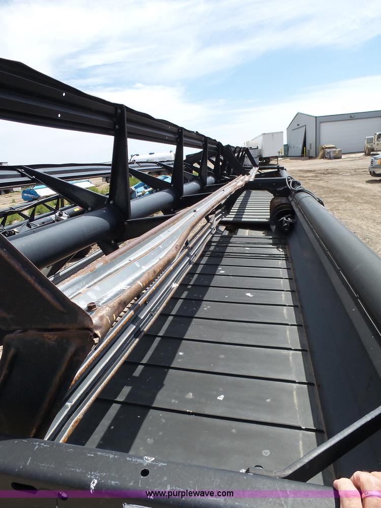 image for item J6141 1997 MacDon 960 head