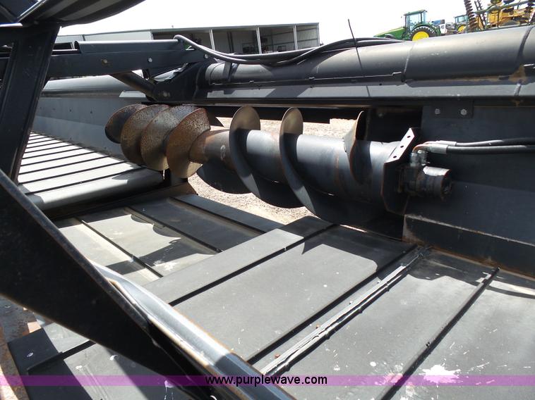 image for item J6141 1997 MacDon 960 head