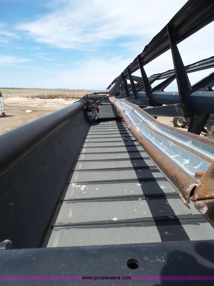 image for item J6141 1997 MacDon 960 head