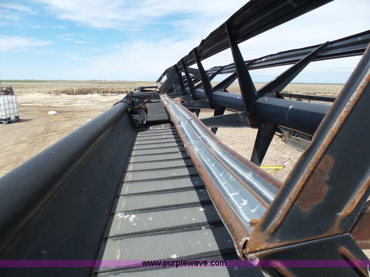 image for item J6141 1997 MacDon 960 head