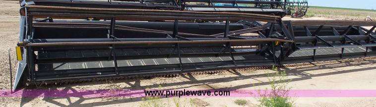 image for item J6142 2005 MacDon 963 draper head