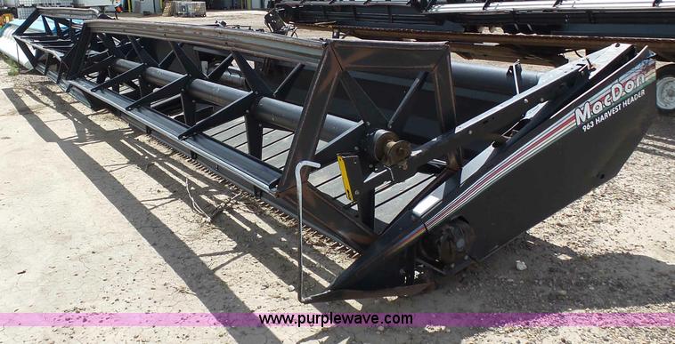 image for item J6142 2005 MacDon 963 draper head