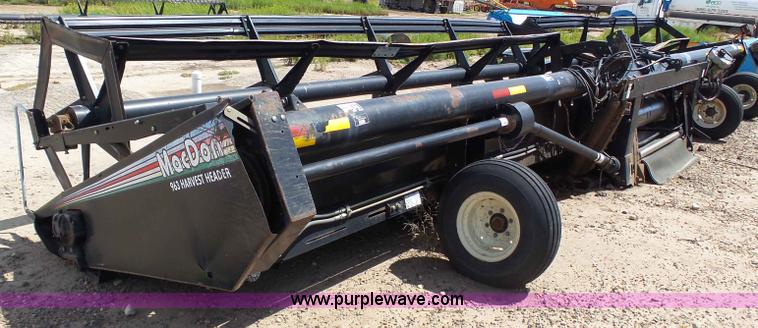 image for item J6142 2005 MacDon 963 draper head