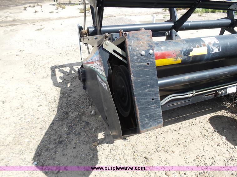 image for item J6142 2005 MacDon 963 draper head