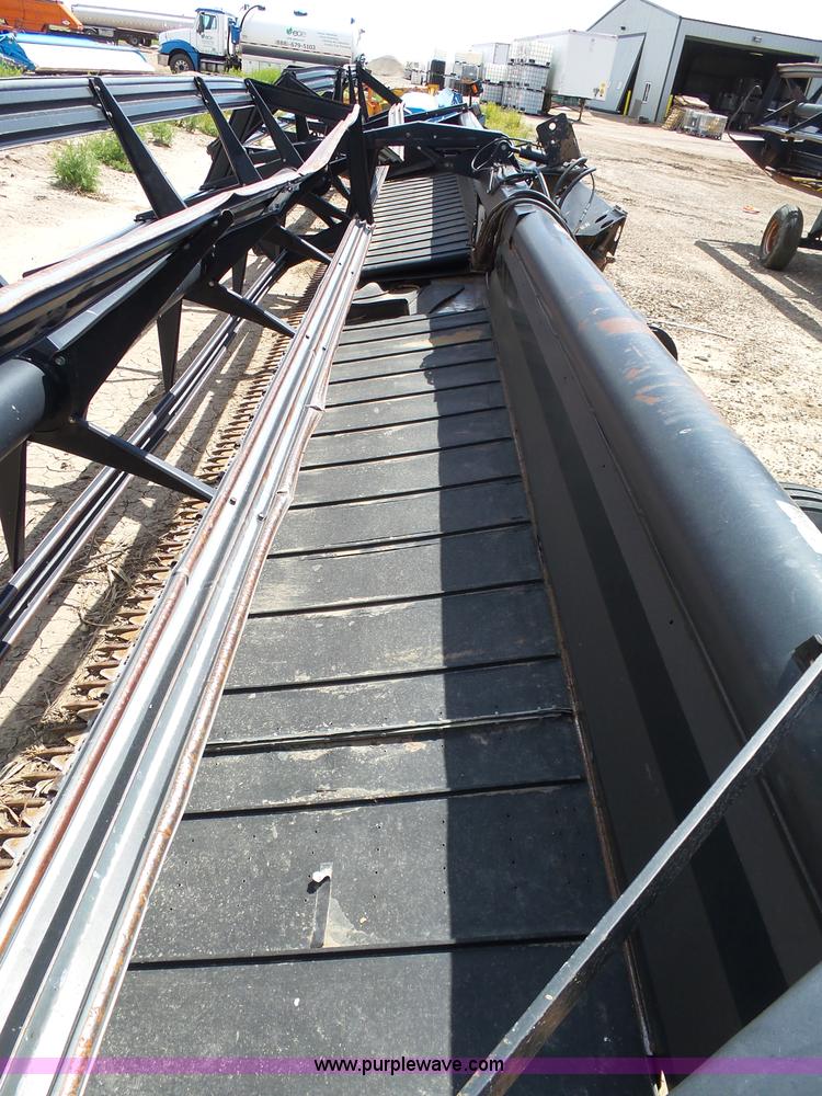 image for item J6142 2005 MacDon 963 draper head