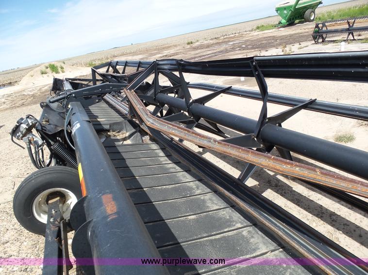 image for item J6142 2005 MacDon 963 draper head