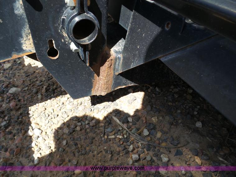 image for item J6142 2005 MacDon 963 draper head