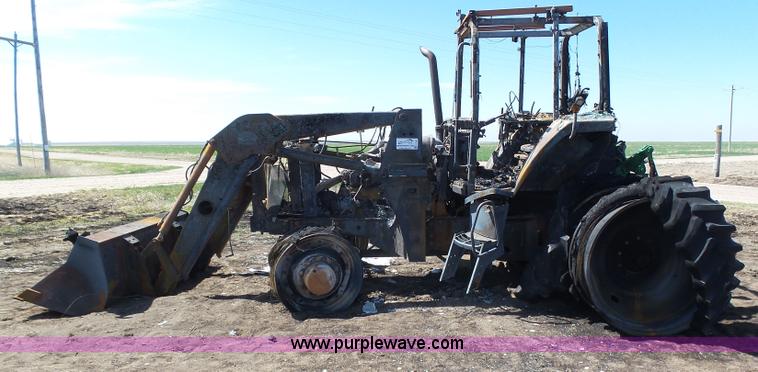 image for item J6147 2002 John Deere 7810 MFWD tractor