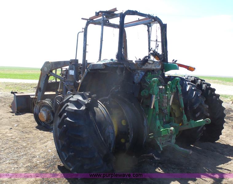 image for item J6147 2002 John Deere 7810 MFWD tractor