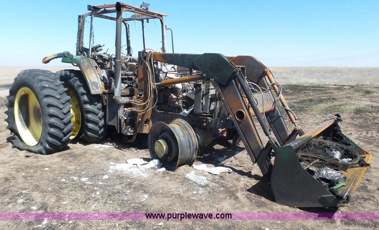 image for item J6147 2002 John Deere 7810 MFWD tractor