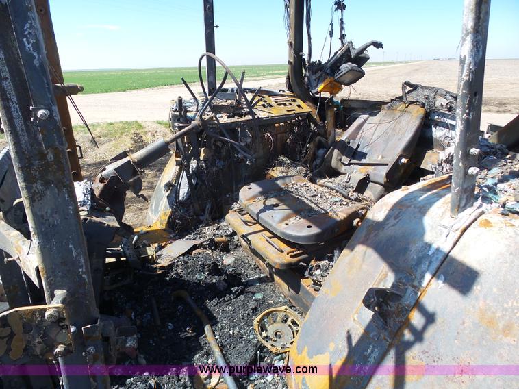 image for item J6147 2002 John Deere 7810 MFWD tractor