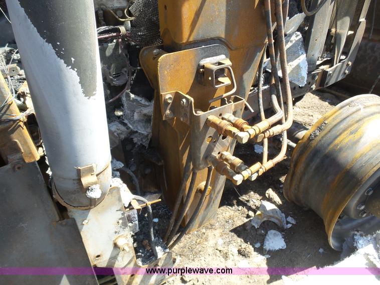 image for item J6147 2002 John Deere 7810 MFWD tractor