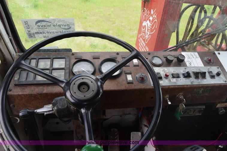 image for item K6732 Stinger 2402 bale transport/stacker