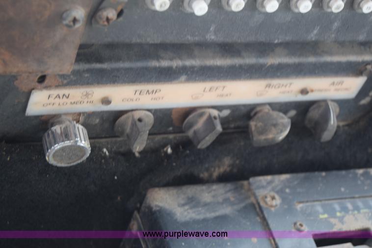 image for item K6732 Stinger 2402 bale transport/stacker