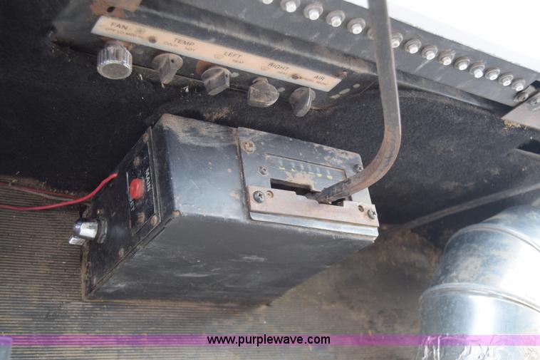 image for item K6732 Stinger 2402 bale transport/stacker