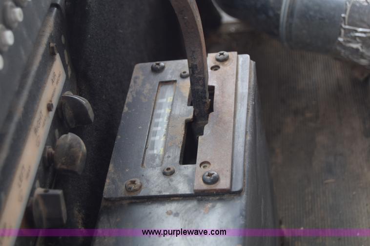 image for item K6732 Stinger 2402 bale transport/stacker