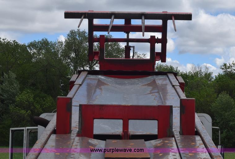 image for item K6732 Stinger 2402 bale transport/stacker