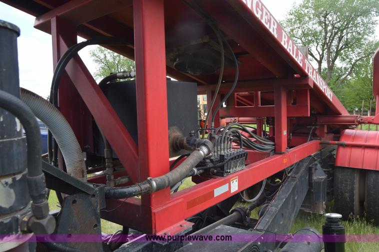 image for item K6732 Stinger 2402 bale transport/stacker