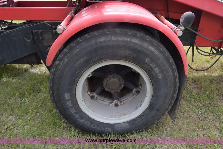 image for item K6732 Stinger 2402 bale transport/stacker