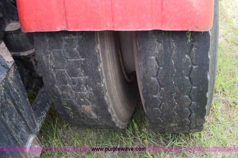 image for item K6732 Stinger 2402 bale transport/stacker