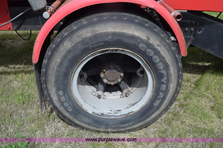 image for item K6732 Stinger 2402 bale transport/stacker