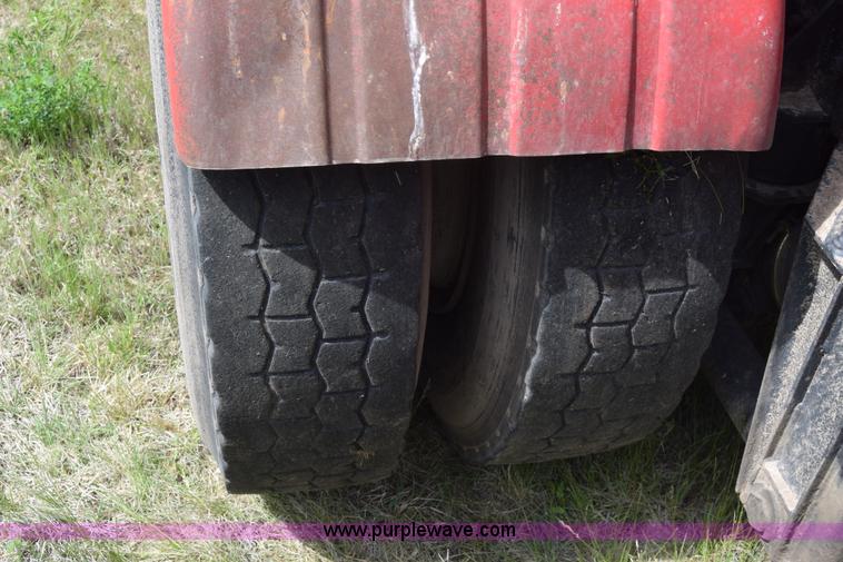 image for item K6732 Stinger 2402 bale transport/stacker