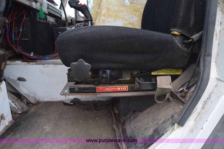 image for item K6732 Stinger 2402 bale transport/stacker