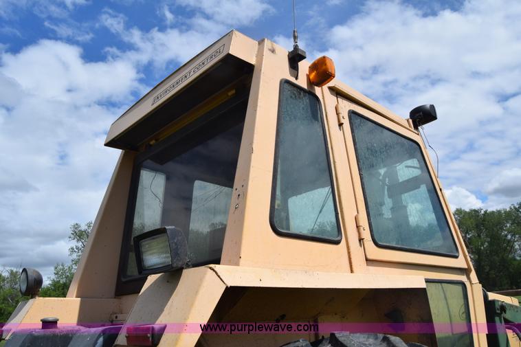 image for item K6733 Case 1270 Agri King tractor