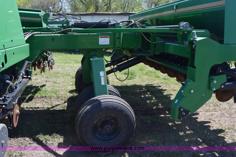 image for item K6744 Great Plains 3S-4000 grain drill