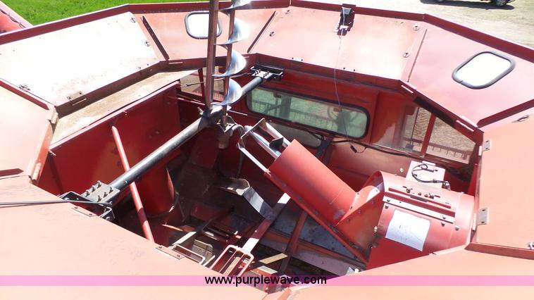 image for item K8254 1996 Case IH 2188 Axial-Flow RWA combine