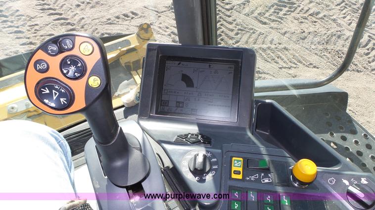 image for item K8255 2009 Claas Lexion 580R Series 578 combine