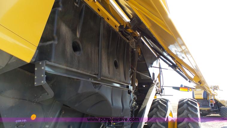 image for item K8255 2009 Claas Lexion 580R Series 578 combine