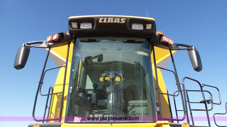 image for item K8255 2009 Claas Lexion 580R Series 578 combine