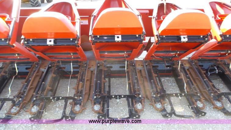 image for item K8258 2008 Case IH 2412 corn head