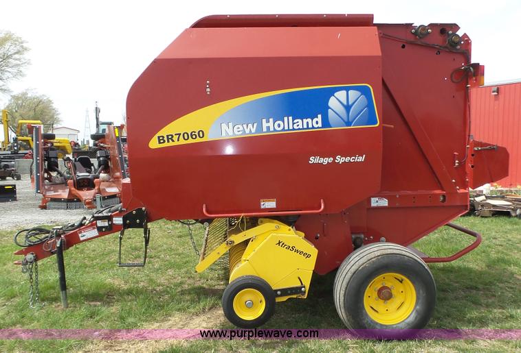 image for item K8270 2008 New Holland BR7060 Silage Special round baler