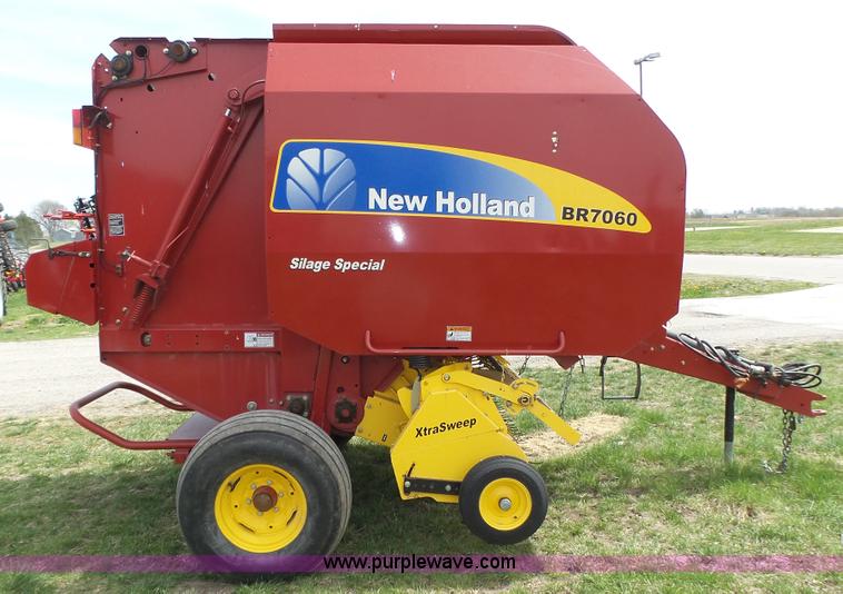 image for item K8270 2008 New Holland BR7060 Silage Special round baler
