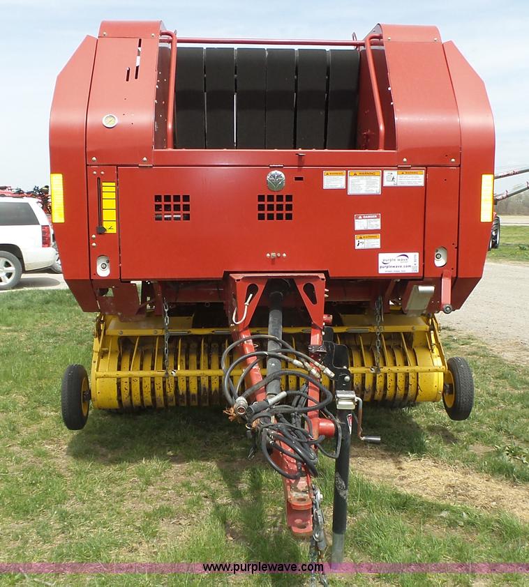 image for item K8270 2008 New Holland BR7060 Silage Special round baler