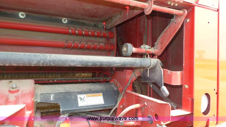 image for item K8270 2008 New Holland BR7060 Silage Special round baler