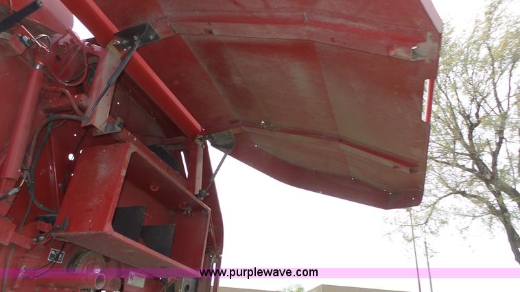 image for item K8270 2008 New Holland BR7060 Silage Special round baler