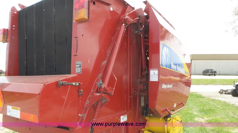 image for item K8270 2008 New Holland BR7060 Silage Special round baler