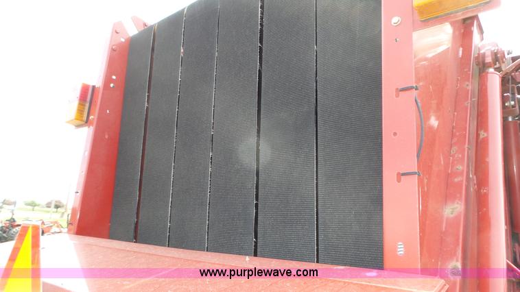 image for item K8270 2008 New Holland BR7060 Silage Special round baler